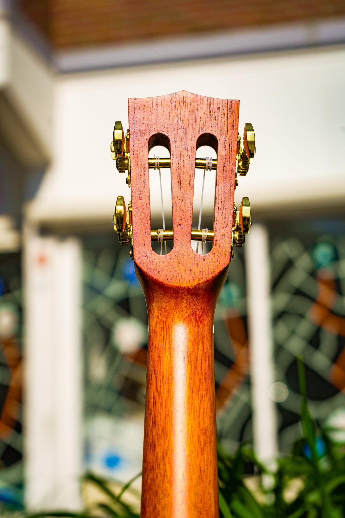 MA2KA Mahalo Artist Elite Series concert ukulele flame