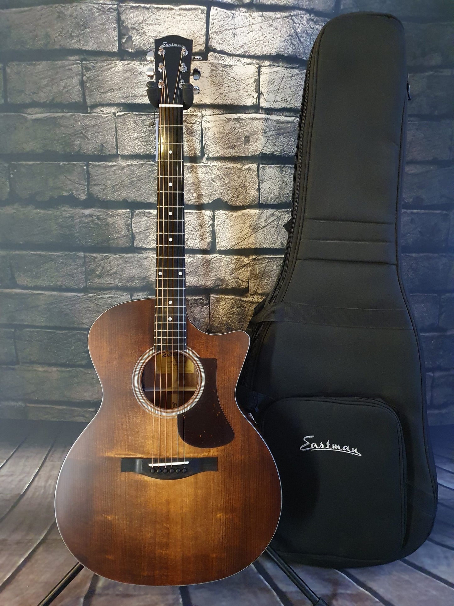Eastman AC122-1CE-CLA