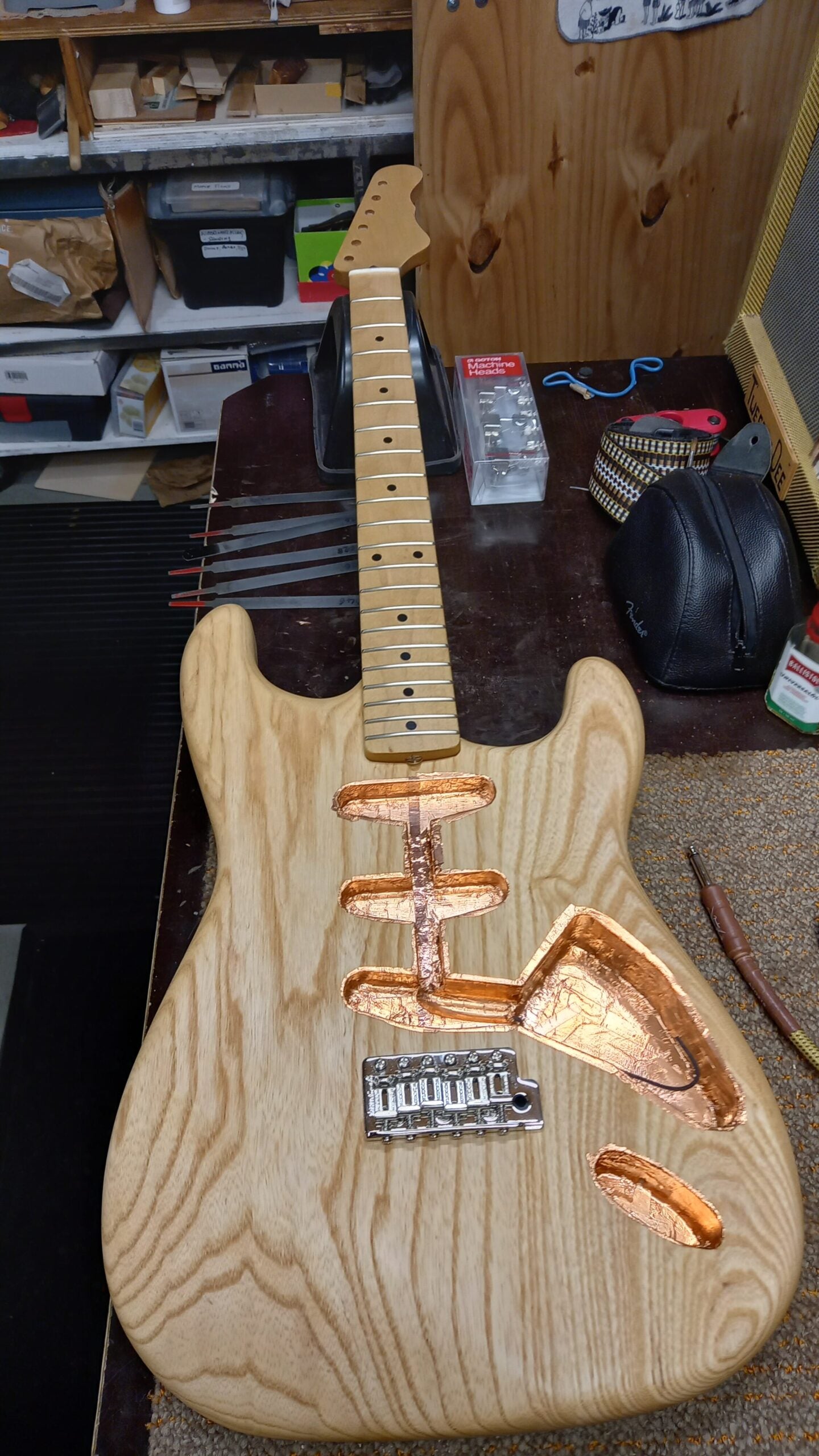 SUTTON GUITARS S-STYLE NATURAL ASH