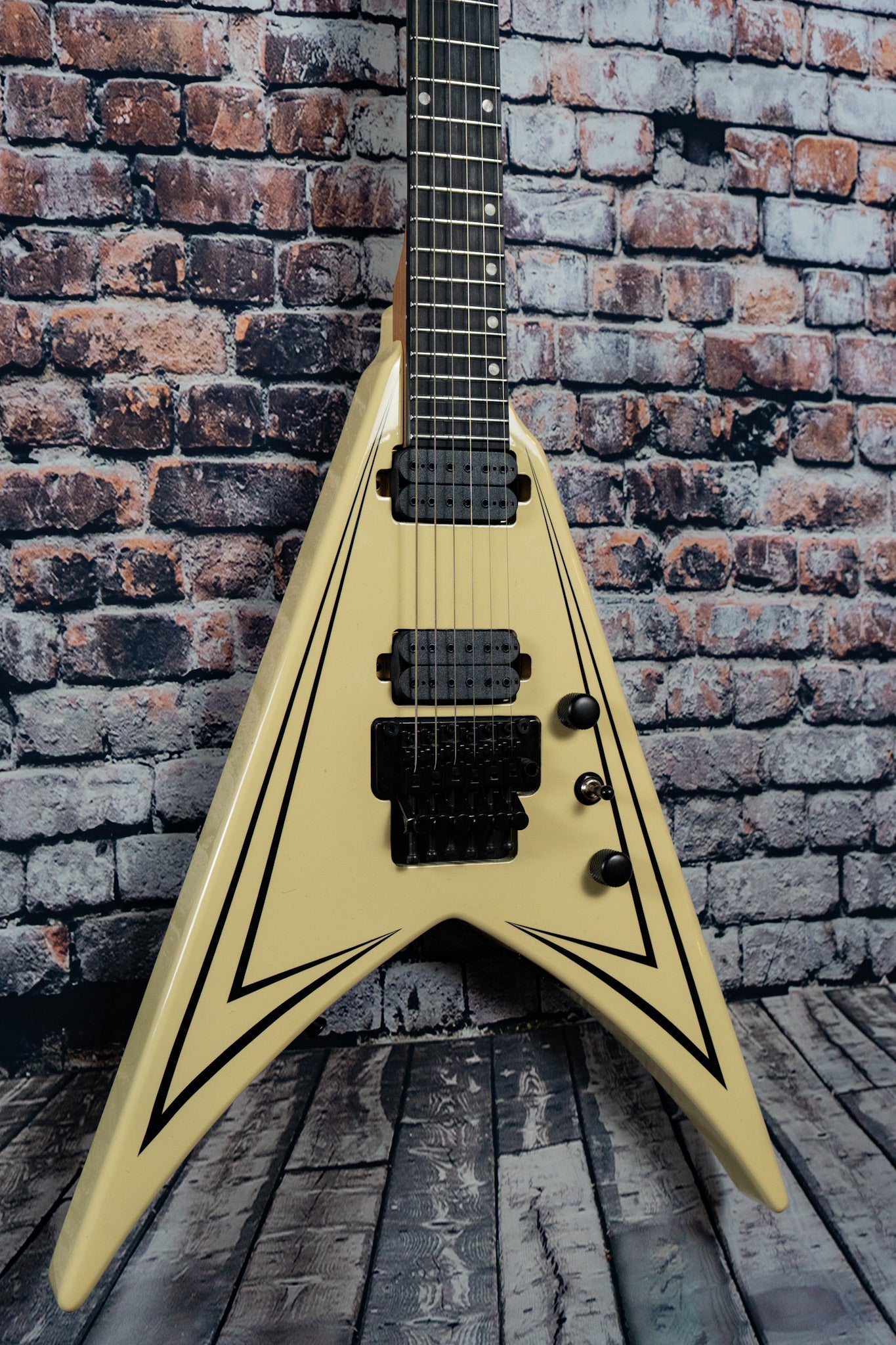 Spira V420 ivory pinstripe