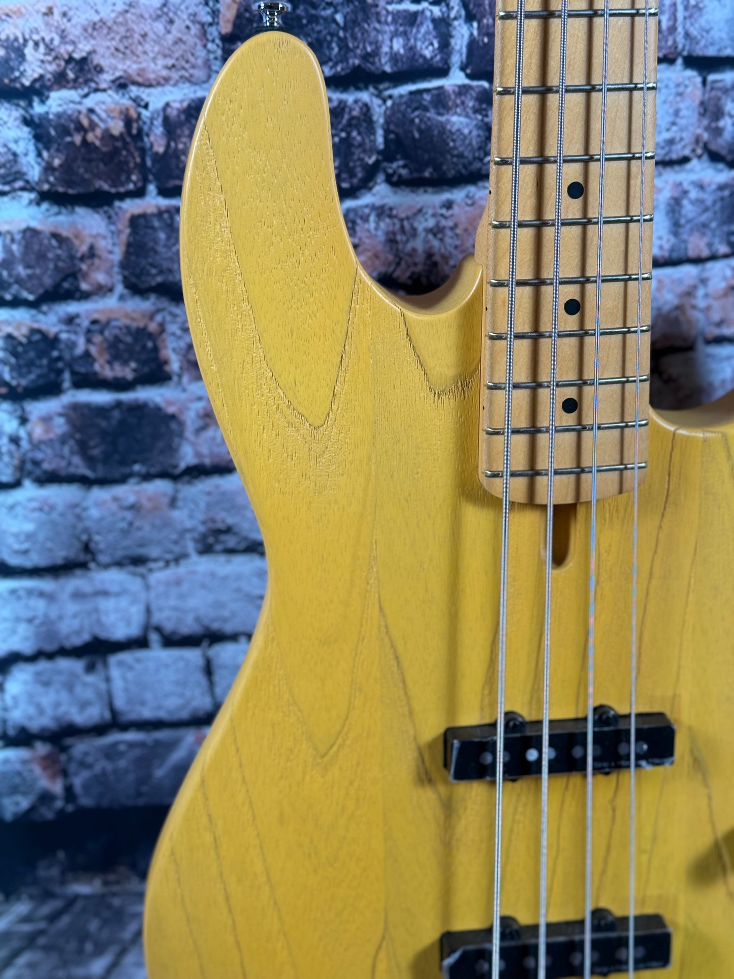 Sire Marcus Miller V6 butterscotch blonde