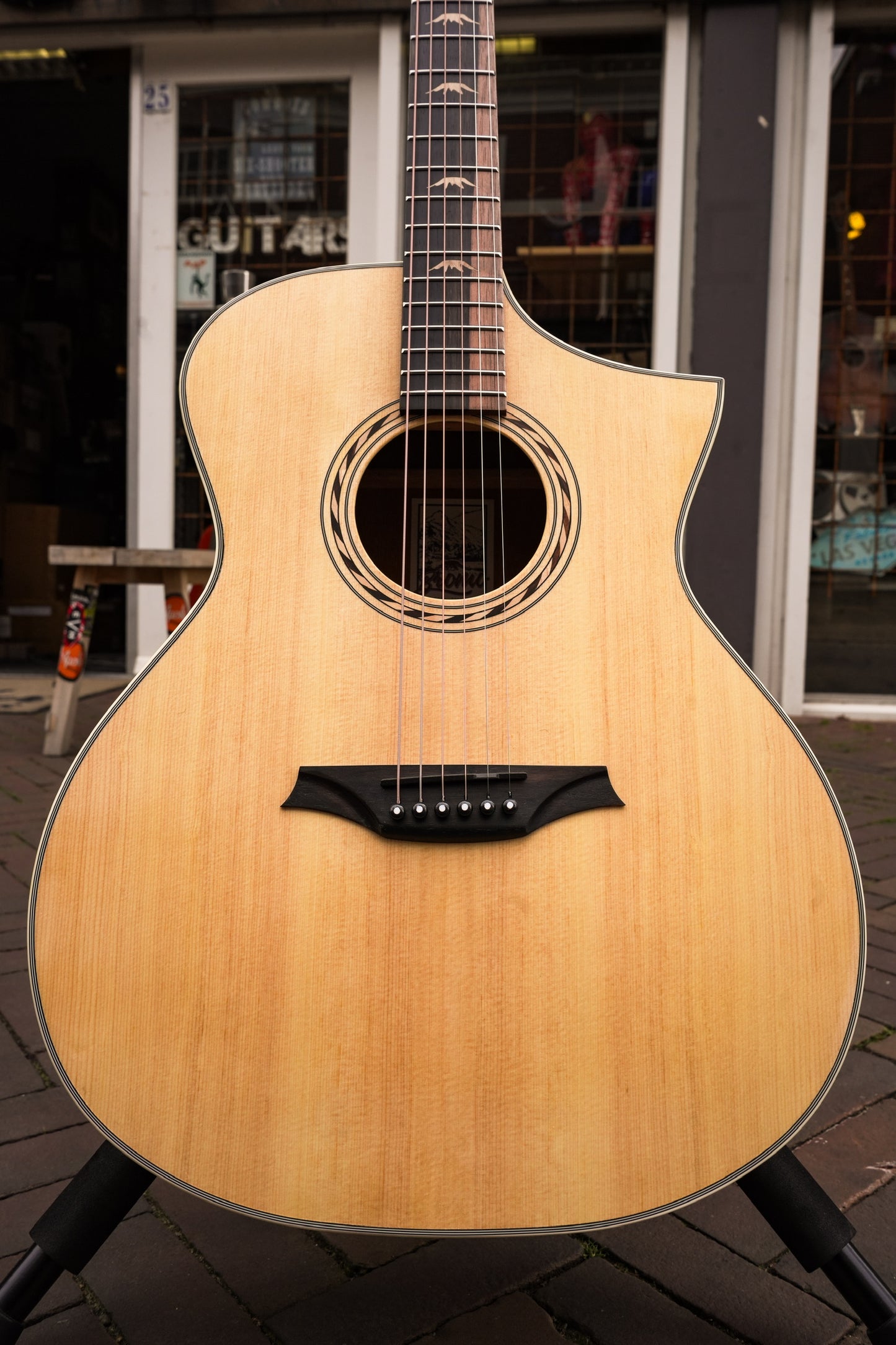 BROMO BAA4C Appalachian Series Hillside auditorium guitar