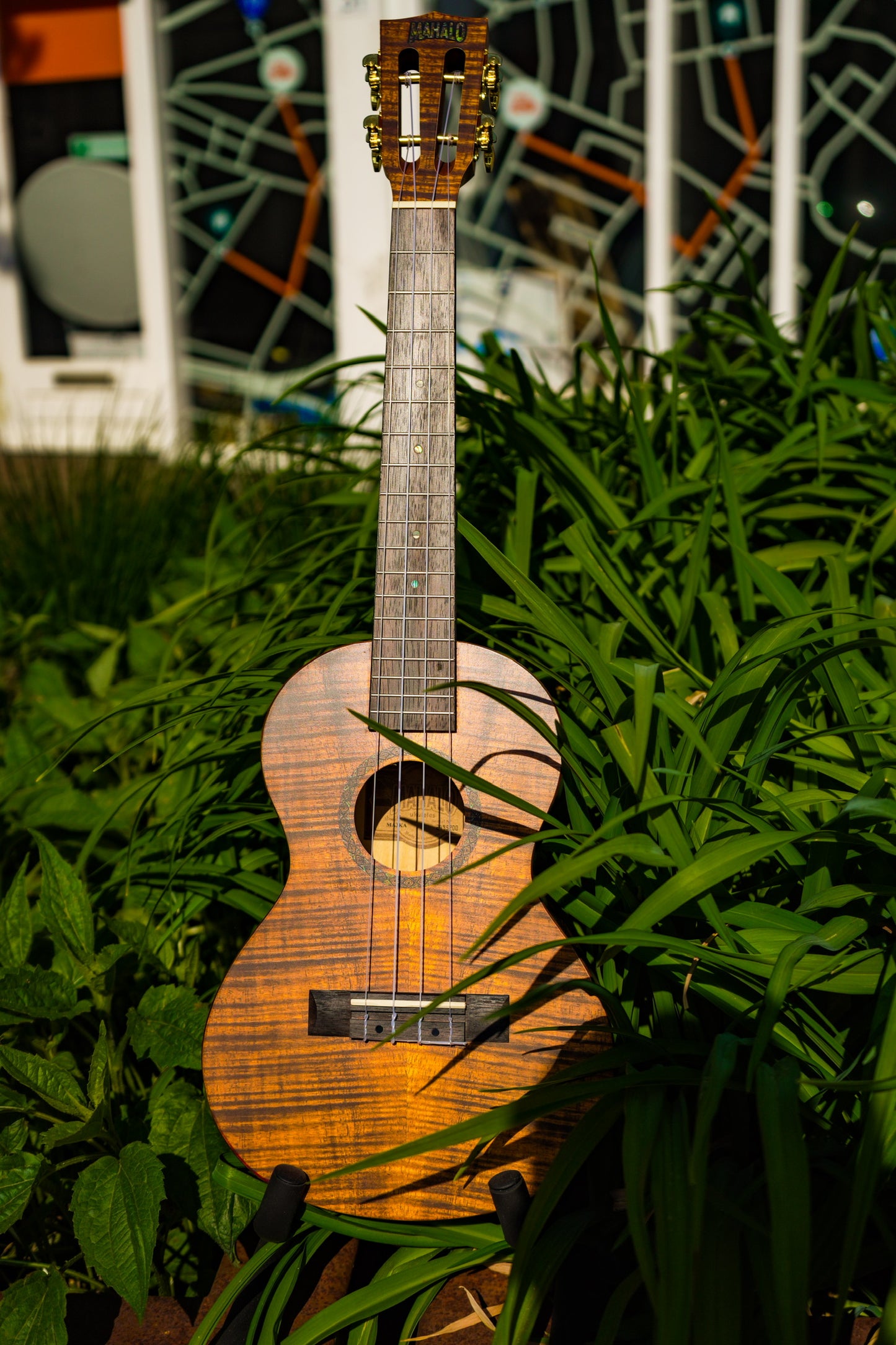 MA2KA Mahalo Artist Elite Series concert ukulele flame