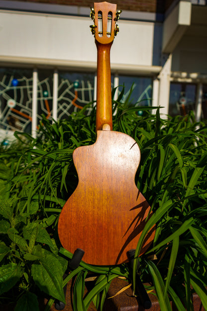 MA3EG Mahalo Artist Elite Series tenor ukulele