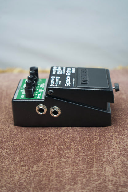 BOSS RE-2 Space Echo Delay/Reverb