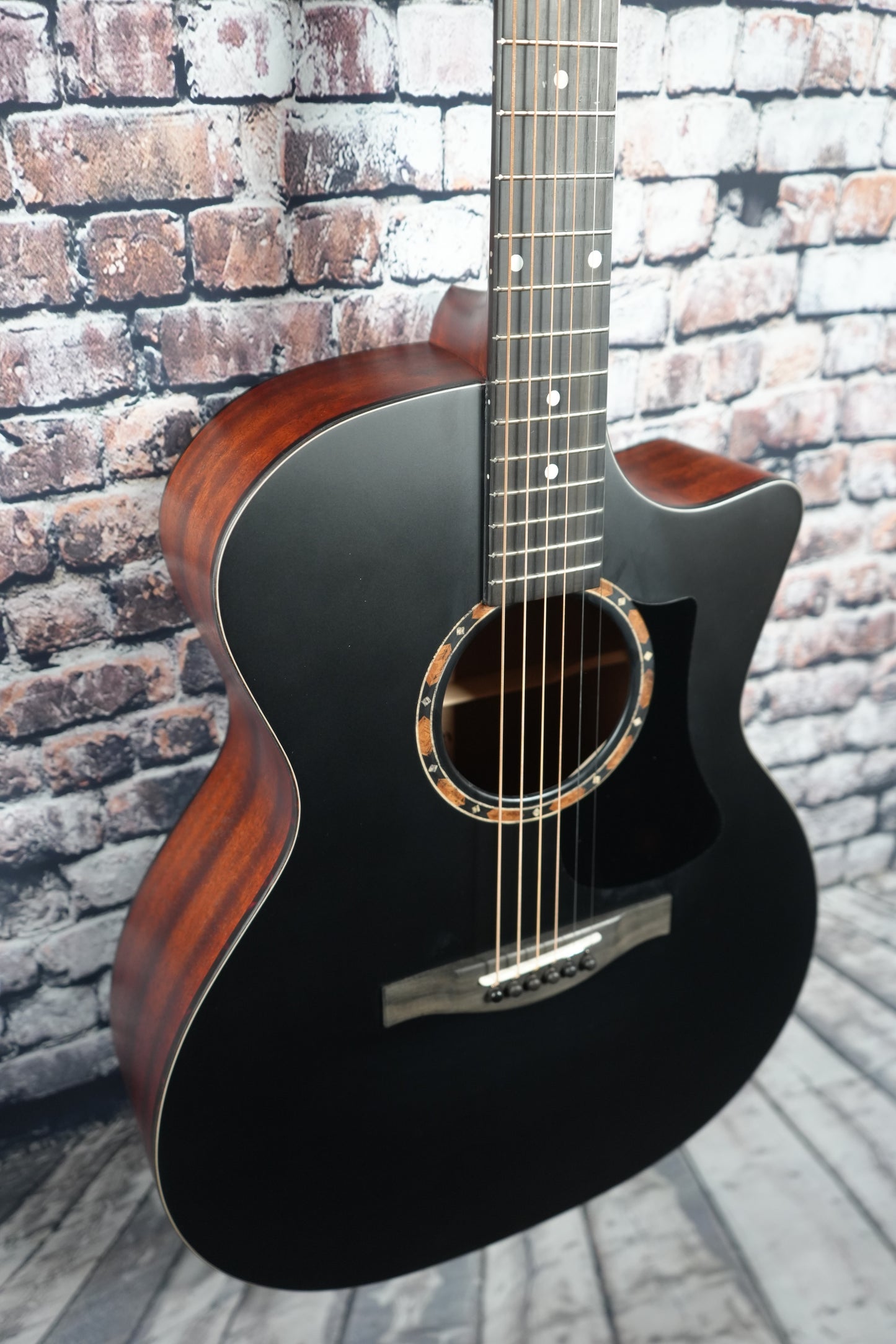 Eastman AC122-2CE-BK