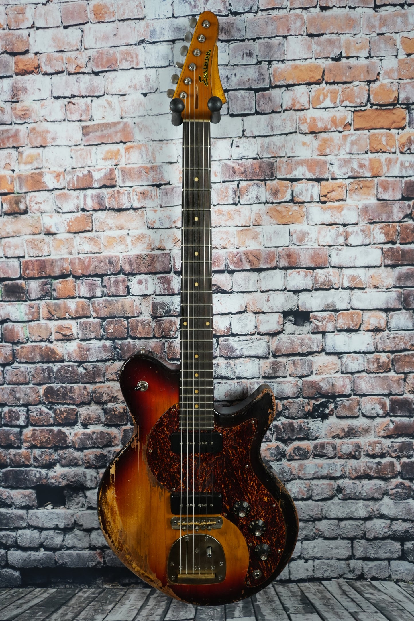 Eastman Kauffmann Offset Classic Sunburst