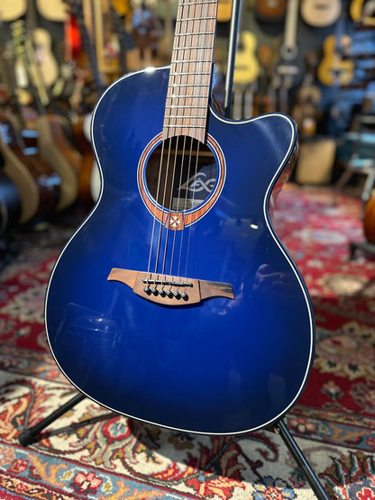 LAG Guitars Tramontane Special Edition Auditorium T-BLUE-ACE