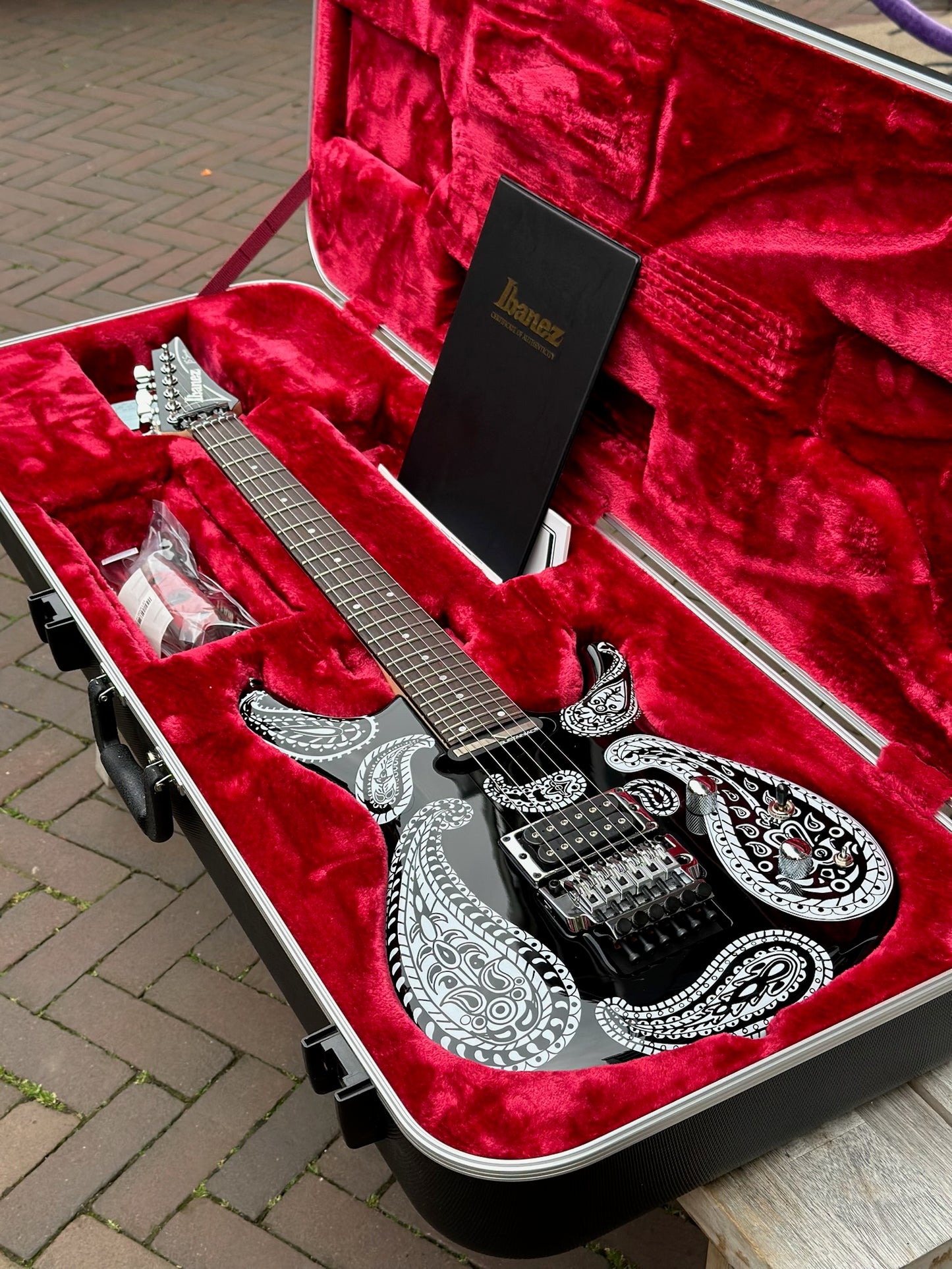 Ibanez Joe Satriani JS1 BKP LTD