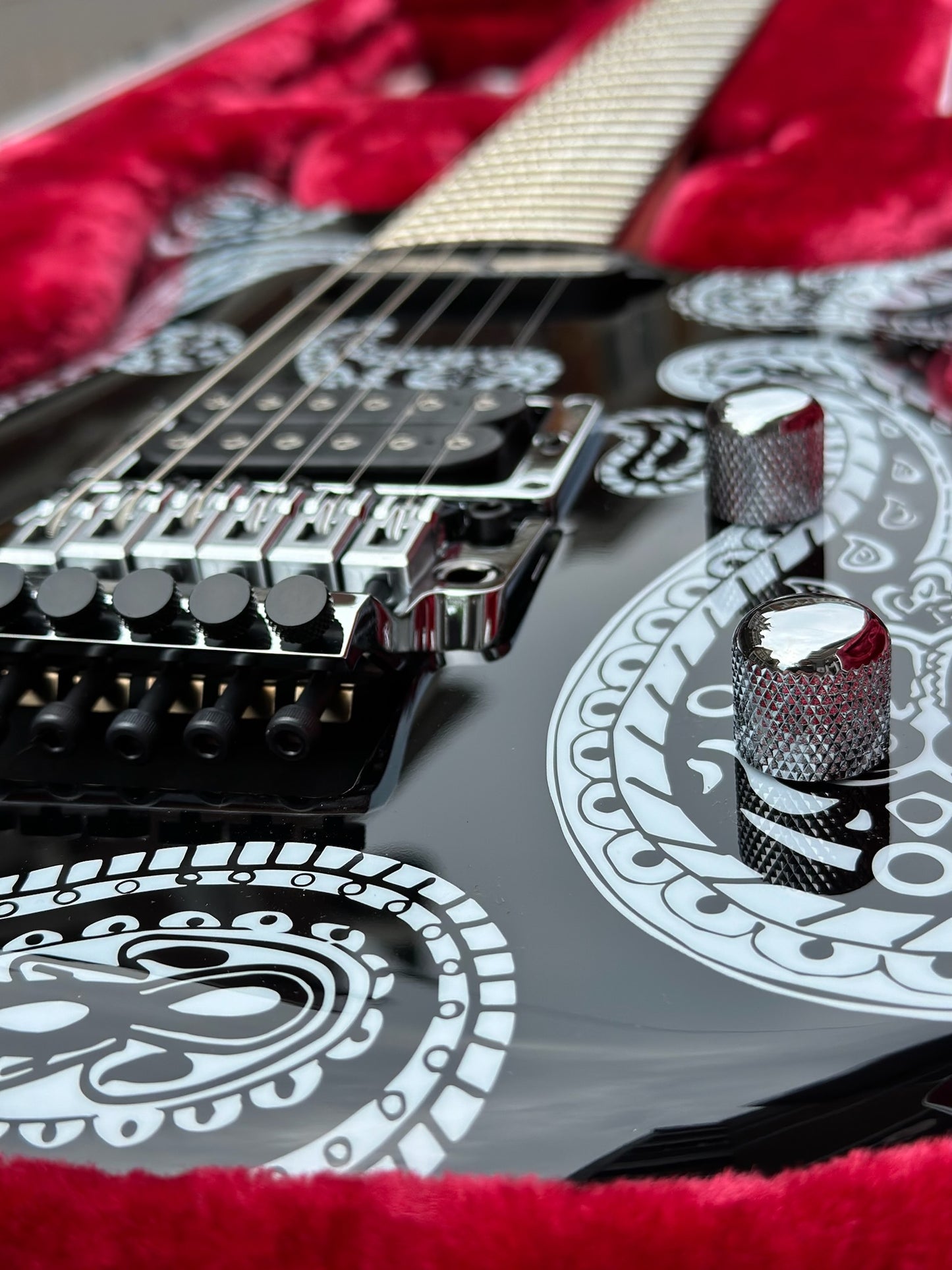 Ibanez Joe Satriani JS1 BKP LTD