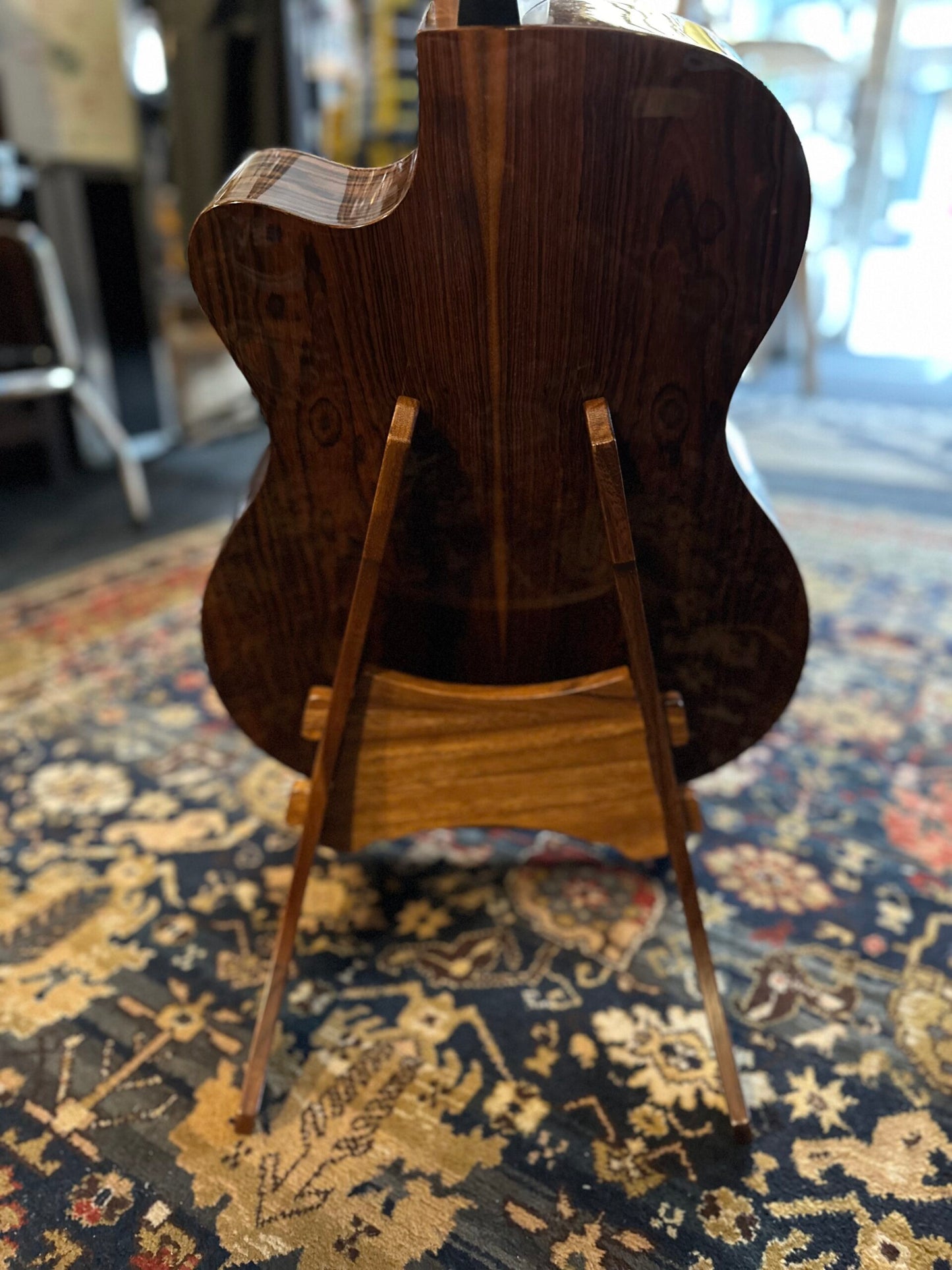 Wooden guitarstand acoustic/hollowbody