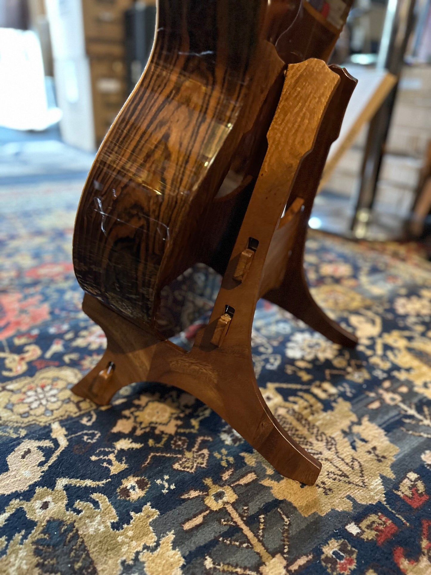 Wooden guitarstand acoustic/hollowbody