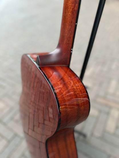 EASTMAN E2OM DLX SB SUNBURST