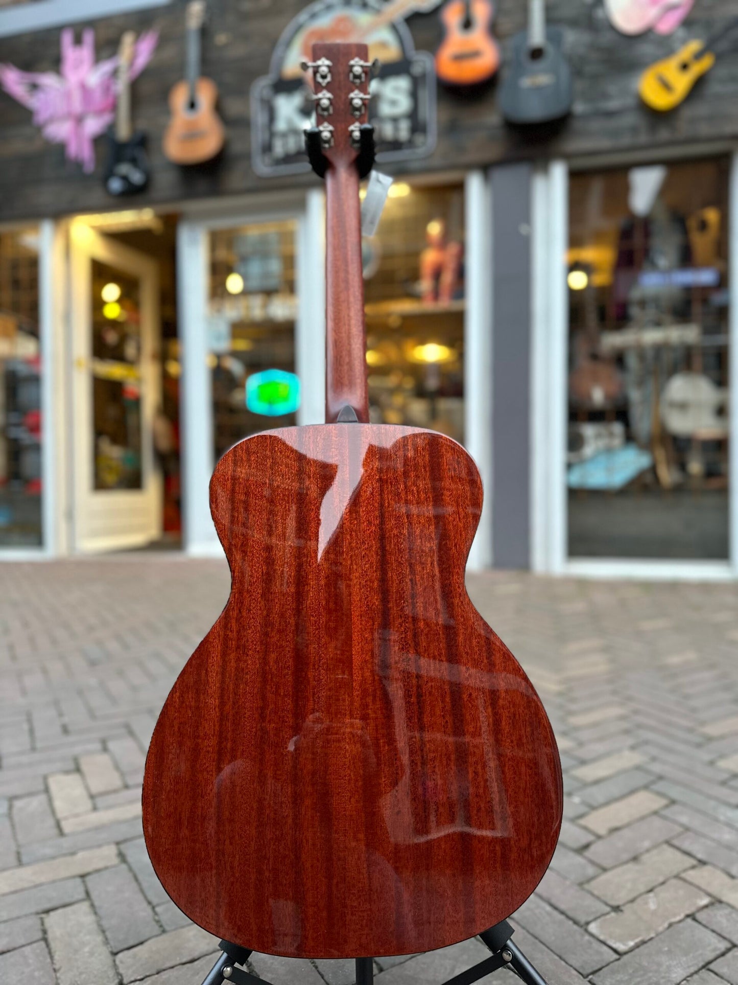 EASTMAN E2OM DLX SB SUNBURST