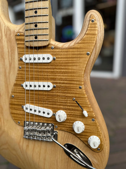 SUTTON GUITARS S-STYLE NATURAL ASH