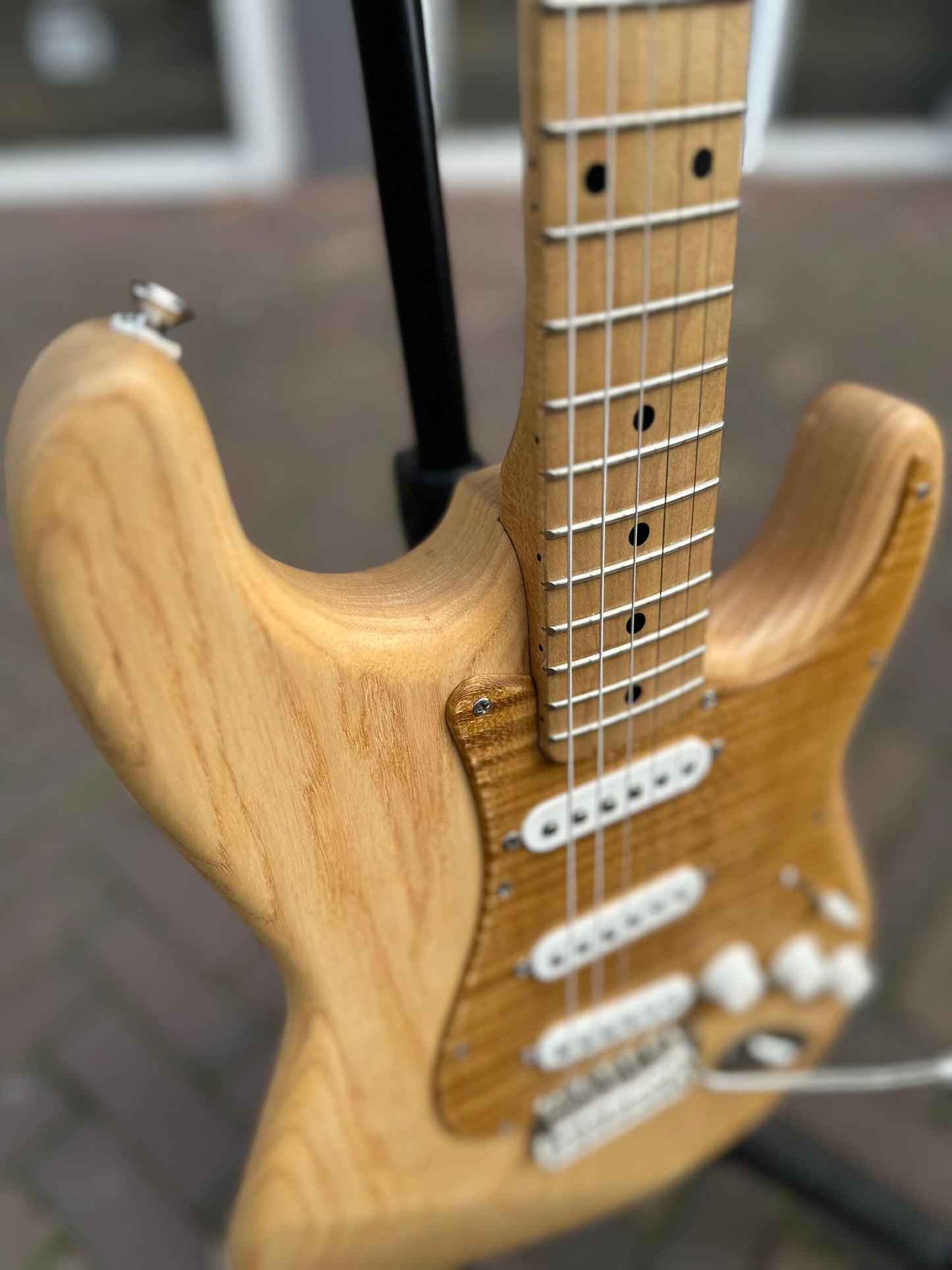 SUTTON GUITARS S-STYLE NATURAL ASH