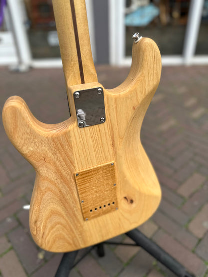 SUTTON GUITARS S-STYLE NATURAL ASH