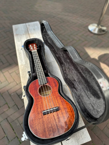 EASTMAN EU3T TENOR UKELELE
