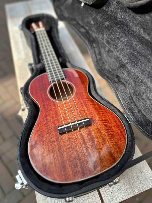 EASTMAN EU3T TENOR UKELELE
