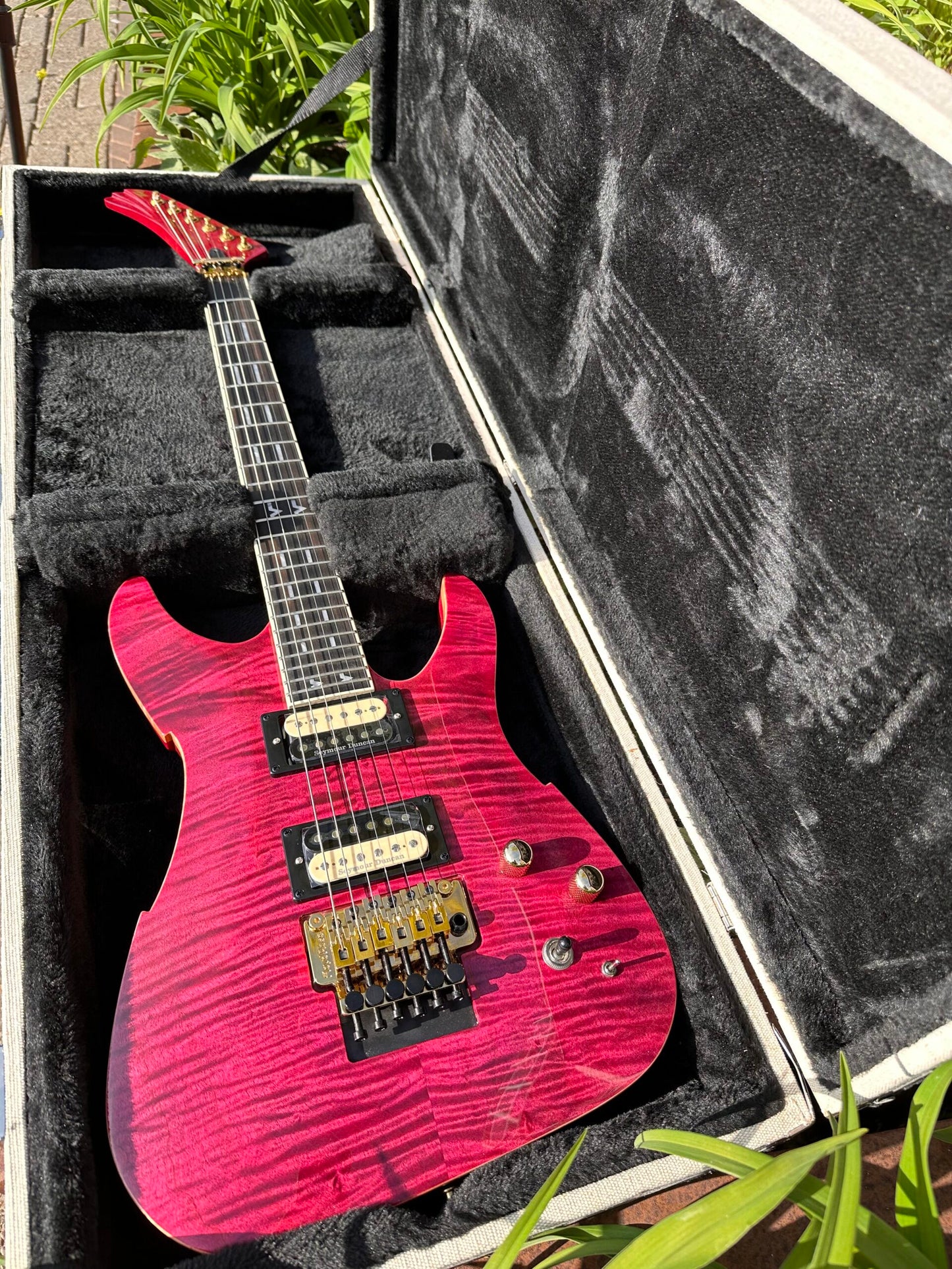 PEAVEY ADRIAN VANDENBERG SIGNATURE PURPLE FLAME