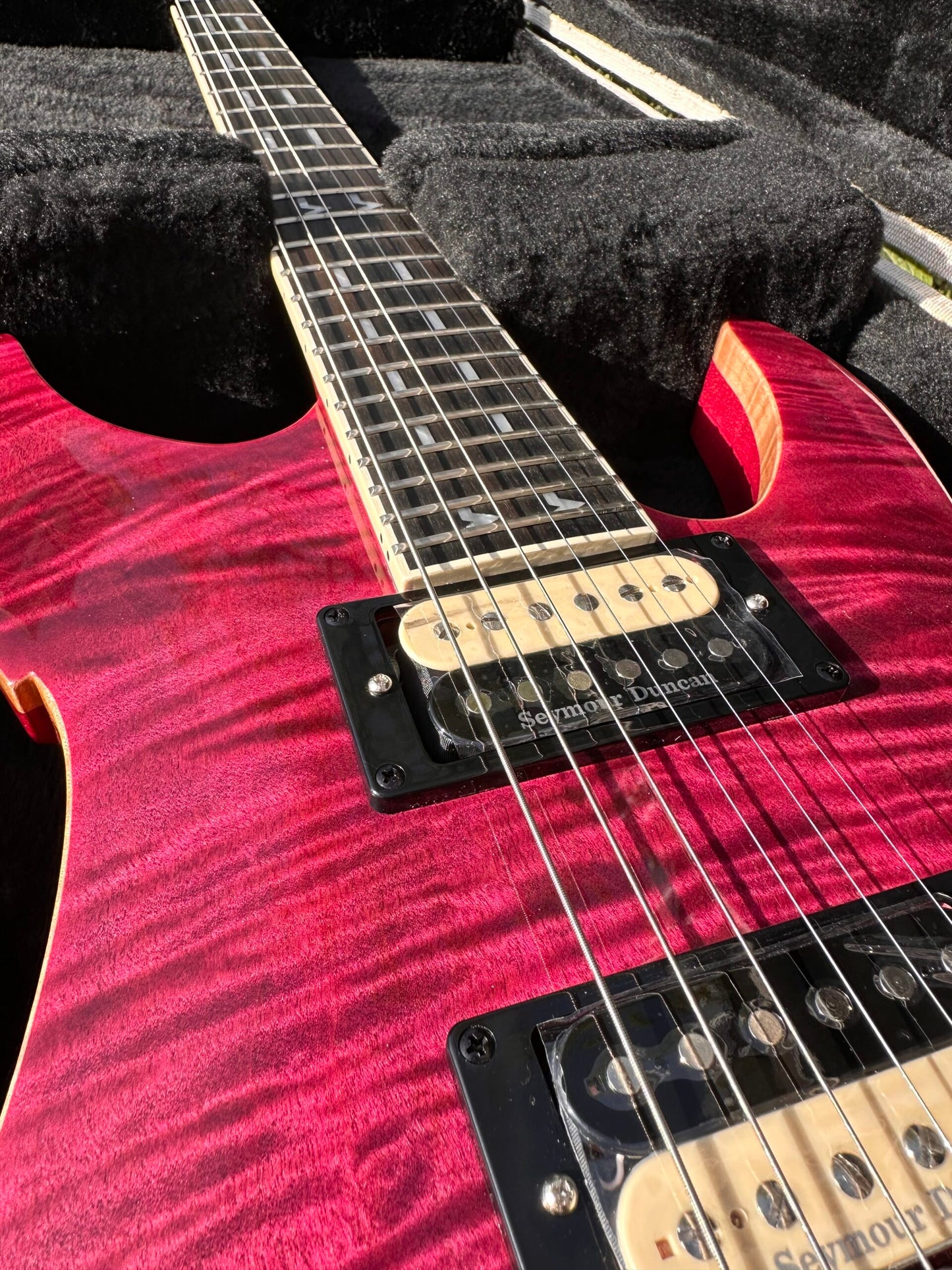 PEAVEY ADRIAN VANDENBERG SIGNATURE PURPLE FLAME