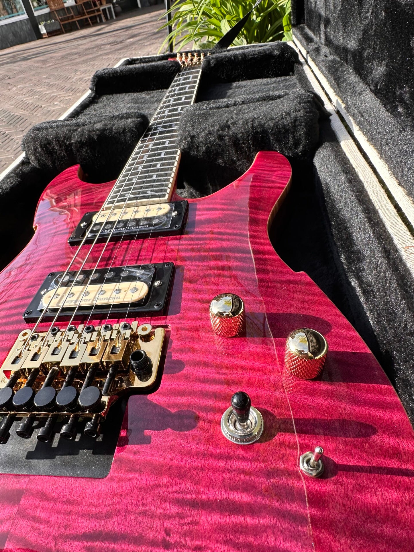 PEAVEY ADRIAN VANDENBERG SIGNATURE PURPLE FLAME