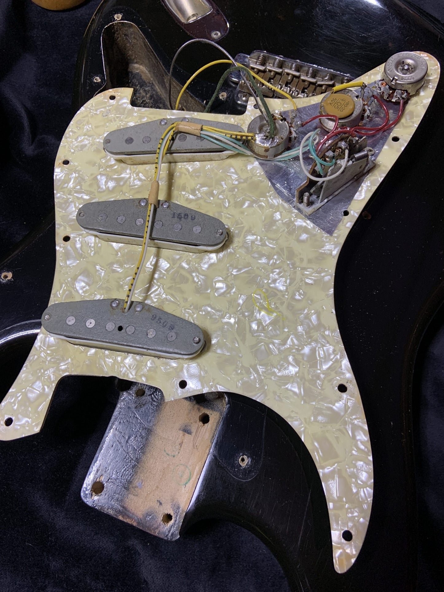 FENDER 1969 Stratocaster vintage black rw