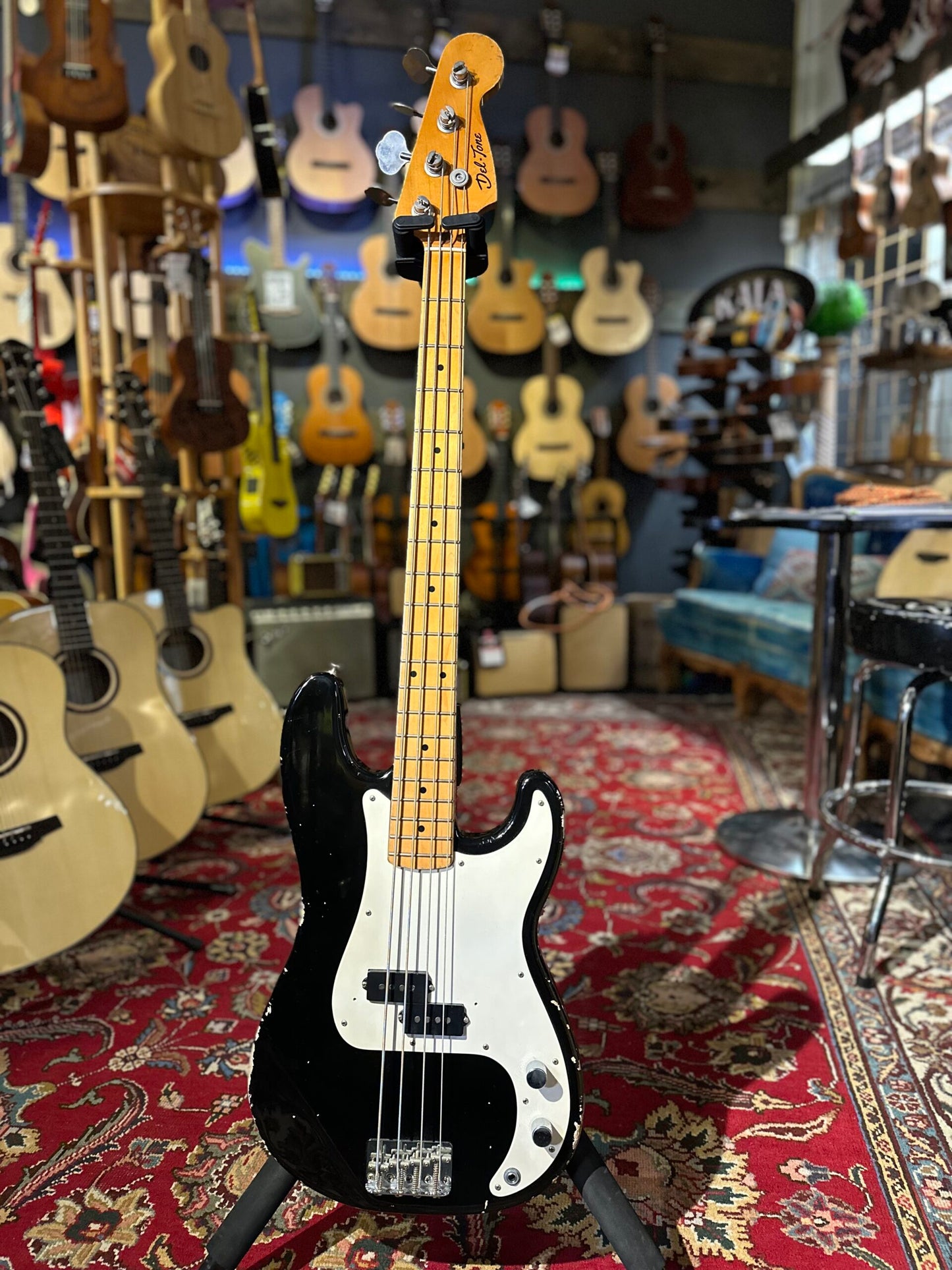 DELTONE P-STYLE BASS RELIC black