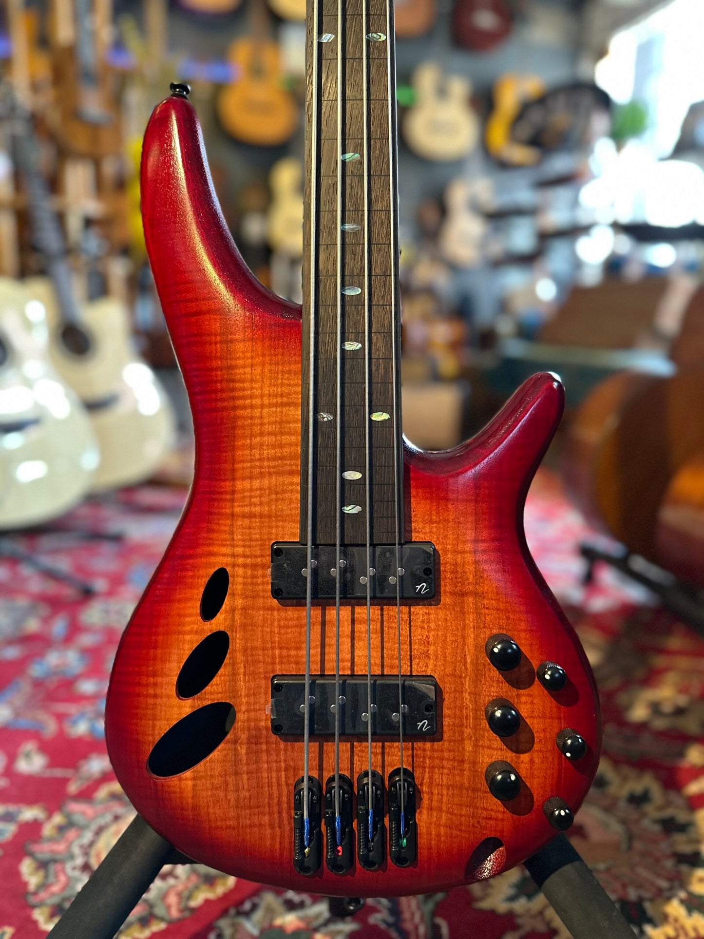 IBANEZ SRD900F BASS FRETLESS