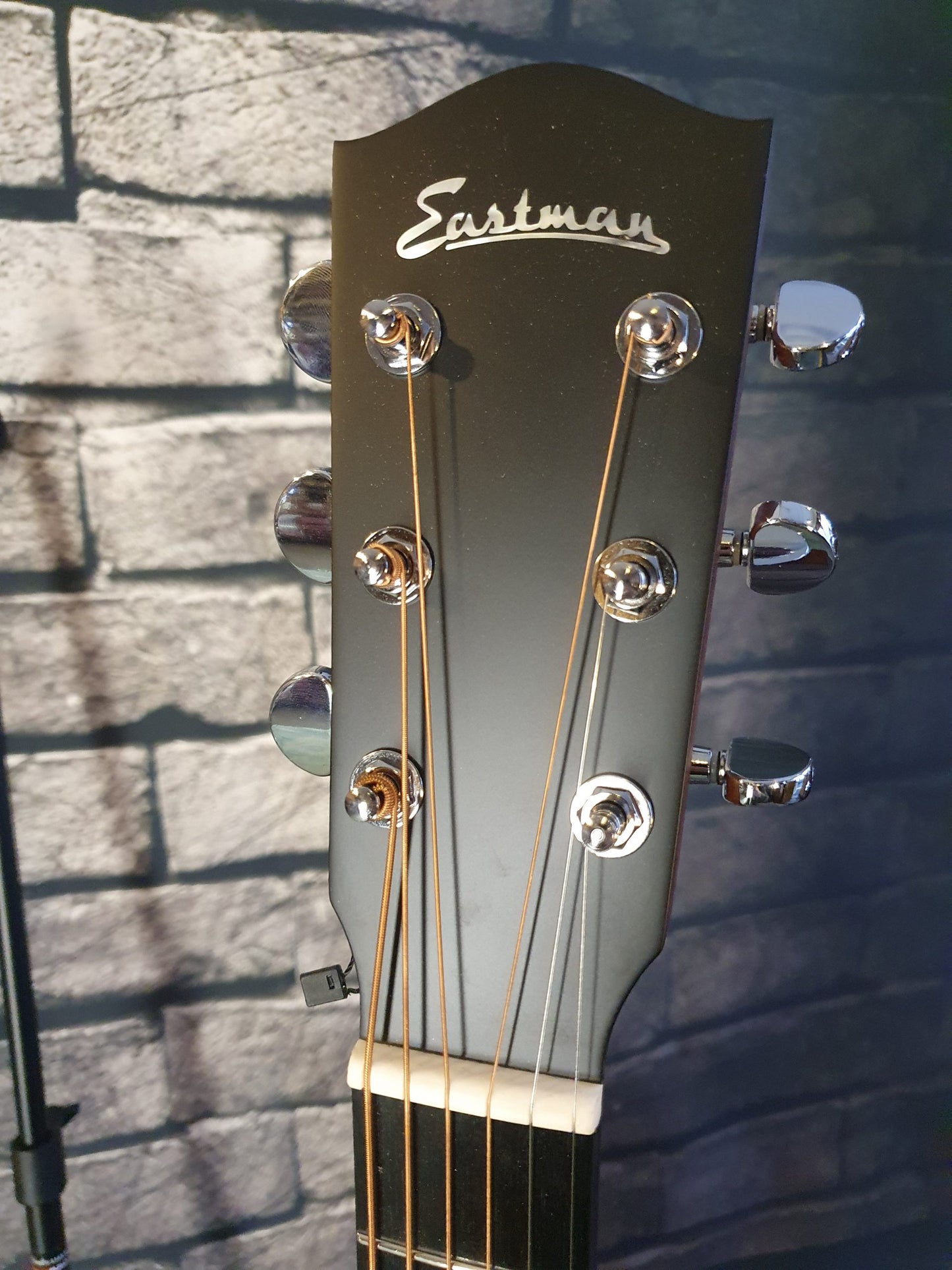 Eastman AC122-1CE-CLA