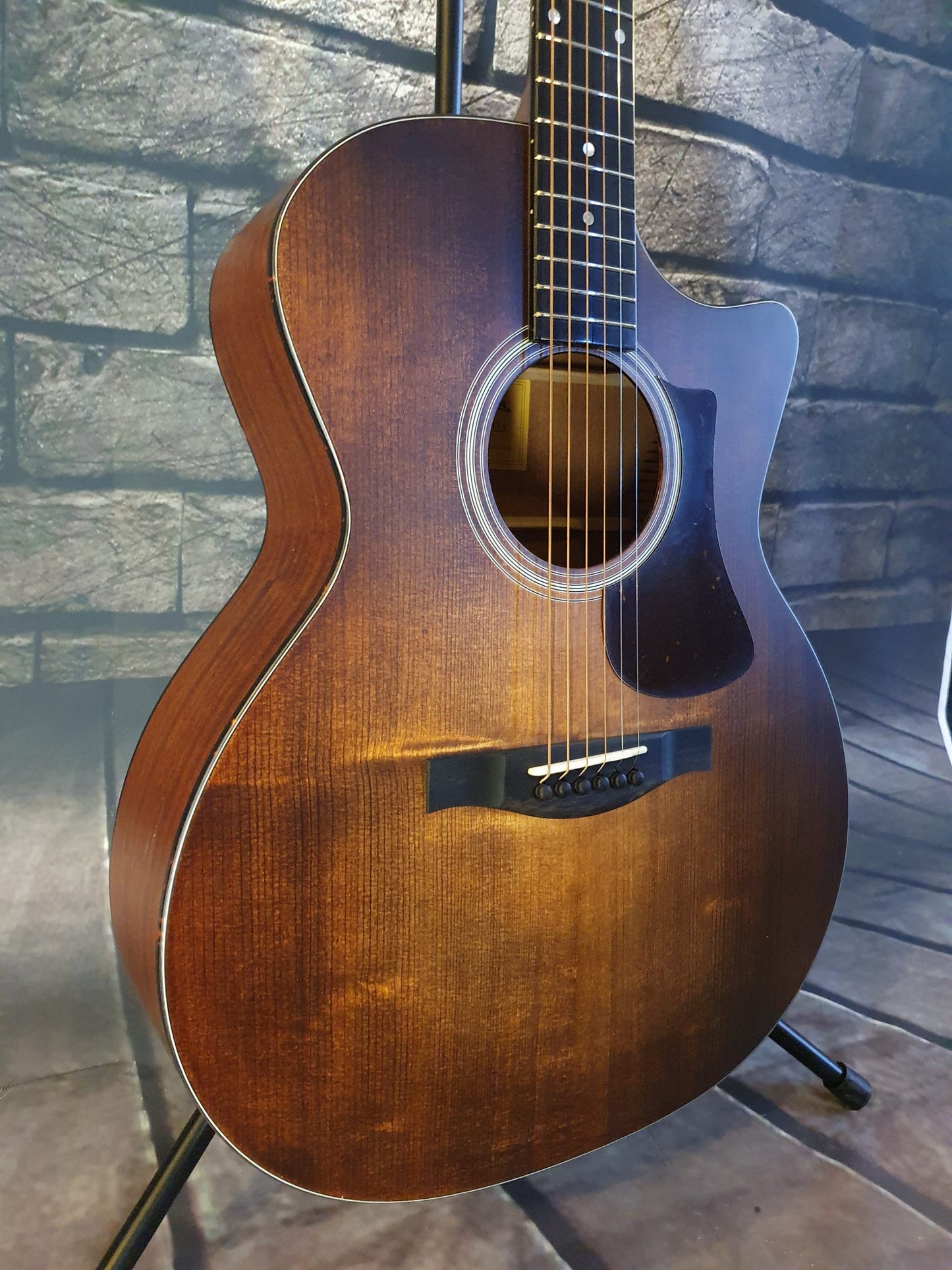 Eastman AC122-1CE-CLA