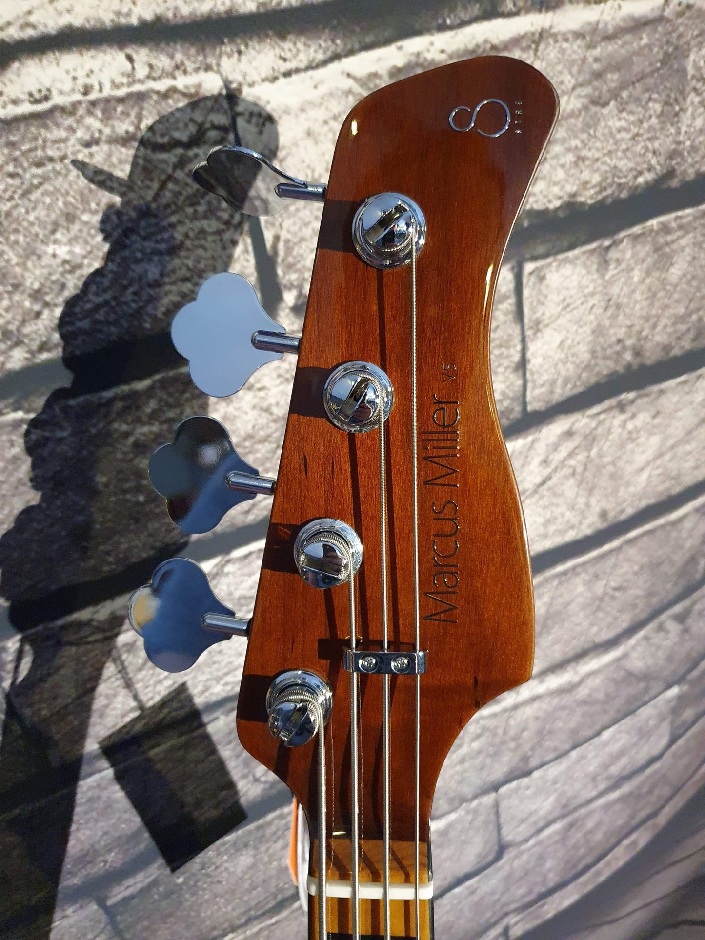 Sire Basses V5 A4  Series Marcus Miller tobacco sunburst